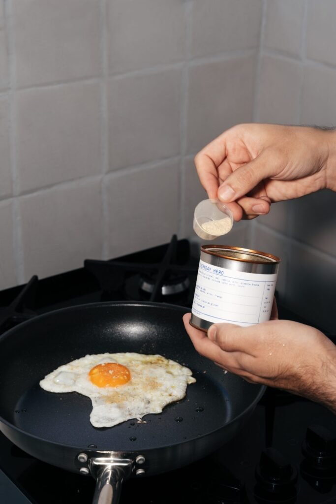 Ovo com Arroz e Tomate na Manteiga com Shoyu